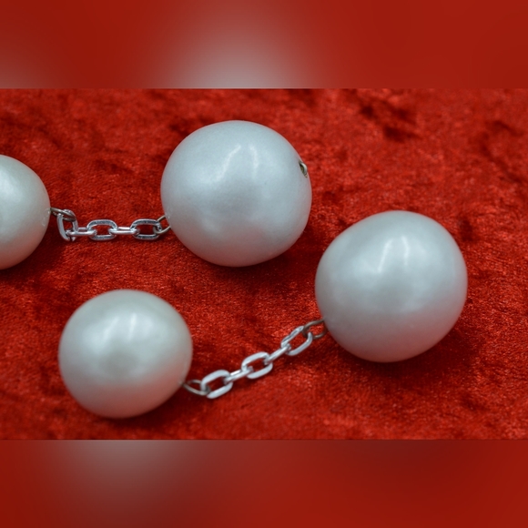 Earrings Snowballs  🤍❄️🤍 Made in Canada.  🇨🇦Early 90s - Picture 4 of 5